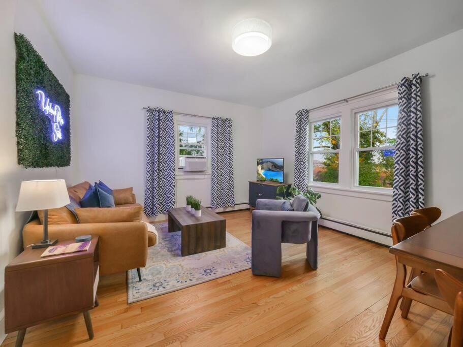 Midcentury Mod Suite, Hudson River/Mt Beacon Views Newburgh Eksteriør bilde